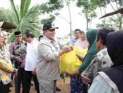 Dampingi Gubernur Serahkan Bansos Sembako di Mesuji, Kadis Sosial Lampung Aswarodi: Untuk Masyarakat Miskin