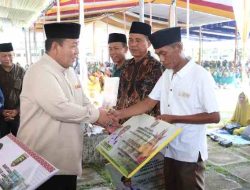 Gubernur Arinal Djunaidi Hadiri Pengajian Akbar Bersama Masyarakat Pesisir Barat dan Berikan Sejumlah Bantuan