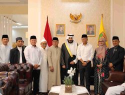 Gubernur Rahmat Mirzani Djausal Gelar Jamuan Buka Puasa Bersama Imam dan Qori dari Saudi Arabia Syeikh Abdurrahman Al Ausy di Mahan Agung