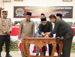 Bupati Ardito Wijaya Hadiri Paripurna DPRD Lampung Tengah, Setujui Perubahan APBD 2025