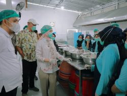 Wagub Jihan Nurlela Tinjau Dapur SPPG dan Penyaluran Program Makan Bergizi Gratis di Kota Metro