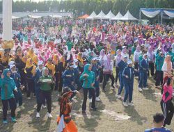 Senam “Payu Kidah” Meriahkan HUT KORPRI ke-54 dan Peringatan Hari Ibu ke-97 di Lapangan Korpri