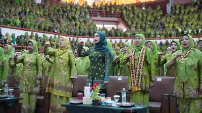 Wagub Jihan Nurlela Bersama Ketua Umum Dewan Pembina Pimpinan Pusat Muslimat Nahdlatul Ulama Khofifah Indar Parawansa Hadiri Harlah Muslimat NU ke-80, Perkuat Peran Perempuan dalam Pemberdayaan Ekonomi